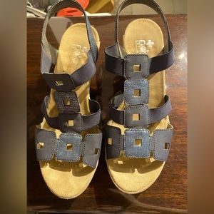NWOT Riekers Sandal
